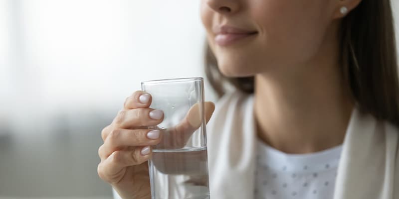 فواید نوشیدن آب ـ چه مقدار آب در روز بنوشیم