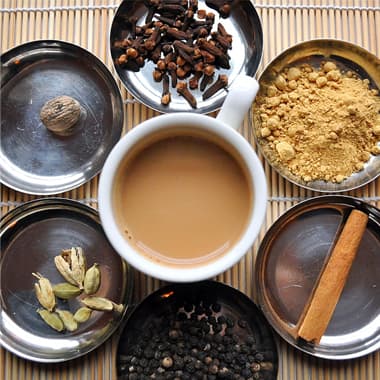 طرز تهیه چای ماسالا به شیوه سنتی هند