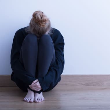 علائم افسردگی کدامند و چگونه بر آن غلبه کنیم؟