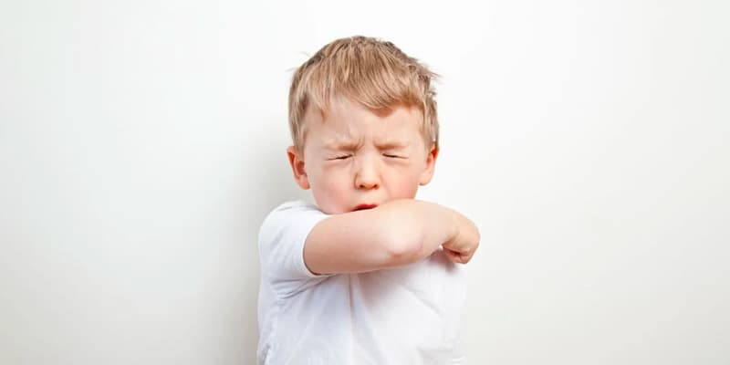 علت سرفه خشک کودکان + روش‌های درمان خانگی