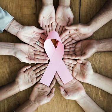 سرطان سینه؛ نشانه‌ها، مراحل، علل، عوامل خطر، انواع، تشخیص و درمان