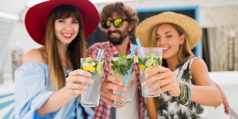 طرز تهیه ۱۳ نوشیدنی خنک تابستانی مناسب برای مهمانی‌‌‌